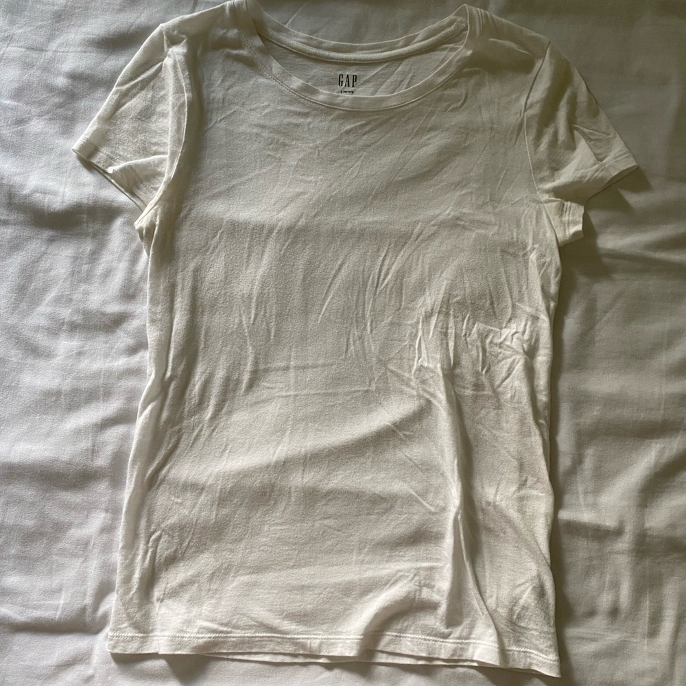 GAP White T-Shirt